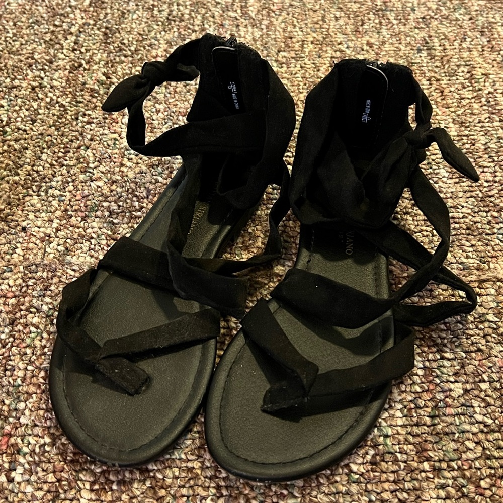 Black sandals size 7.5